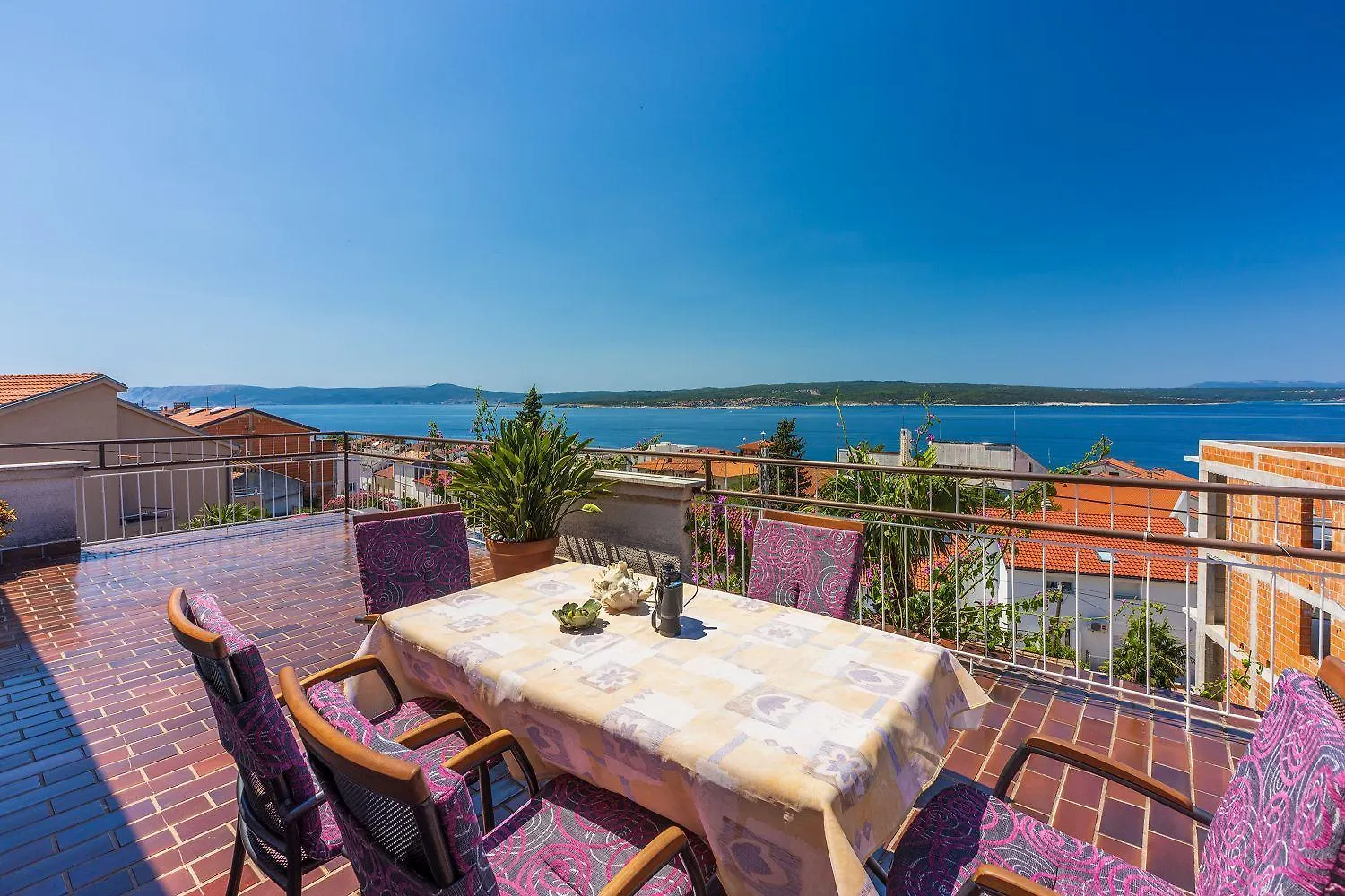 Komfortables Apartment Nur 250 Meter Zum Sandstrand Mit Privater Dachterrasse Und Meerblick Crikvenica