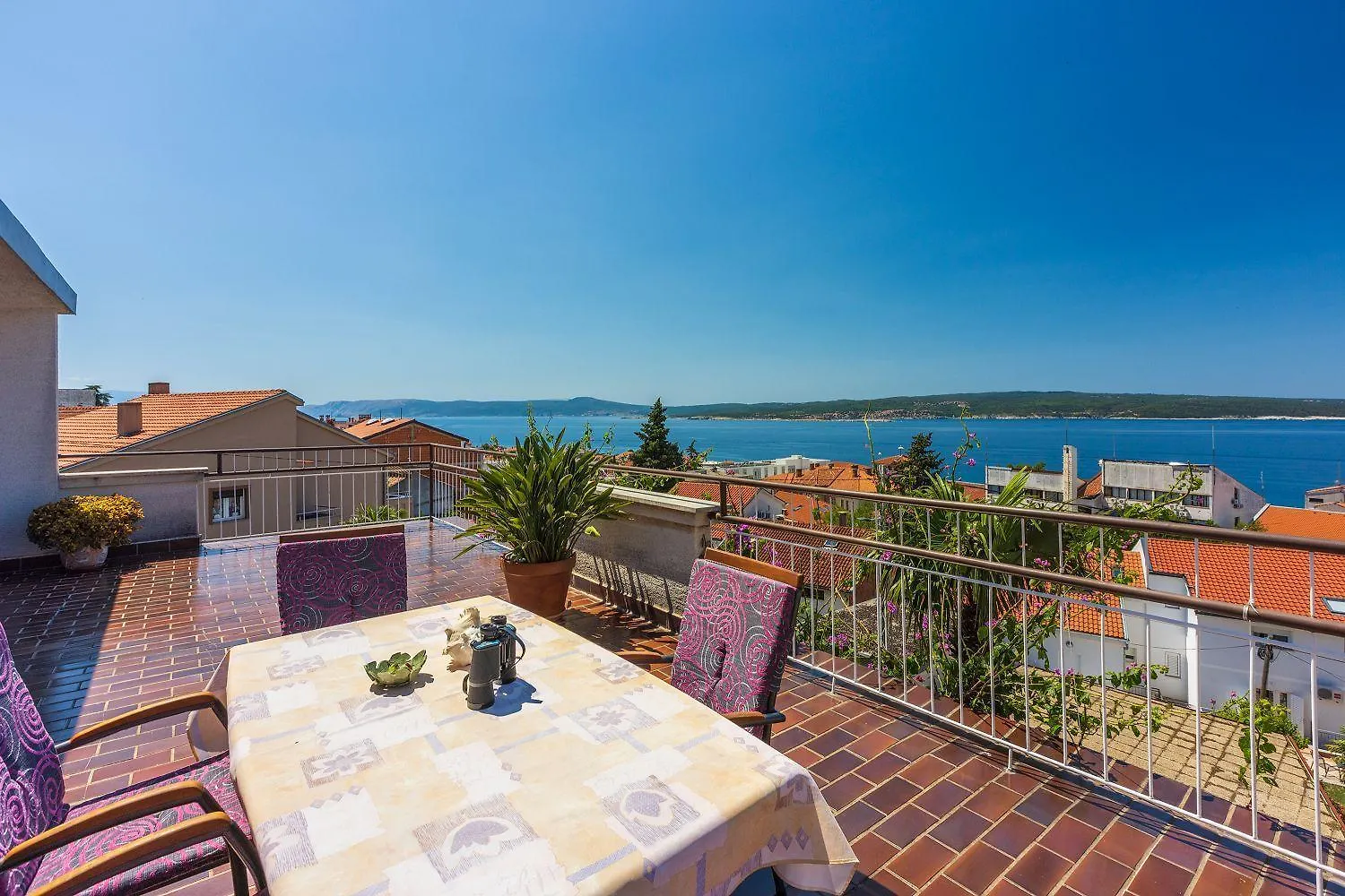 Komfortables Apartment Nur 250 Meter Zum Sandstrand Mit Privater Dachterrasse Und Meerblick Crikvenica