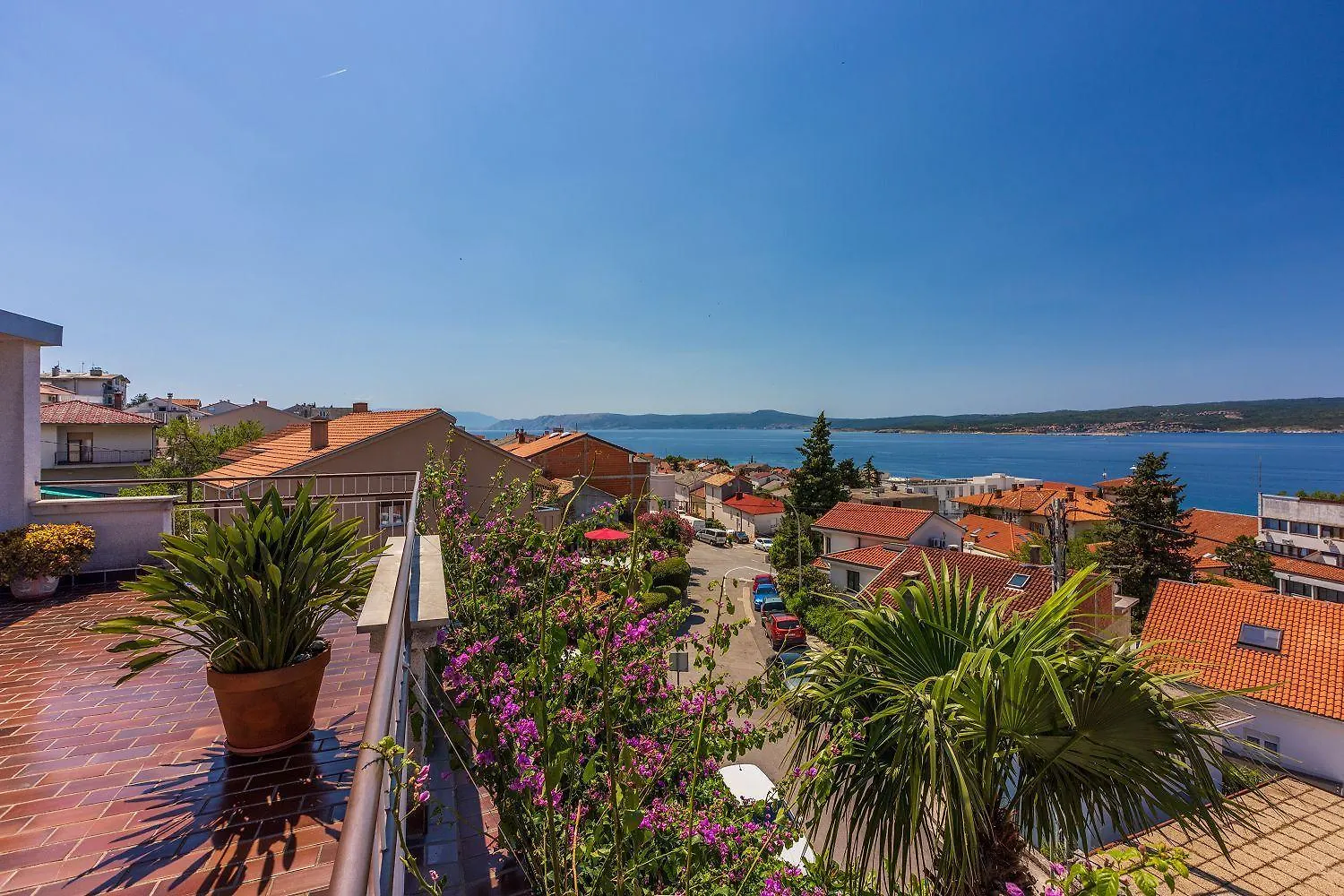Komfortables Apartment Nur 250 Meter Zum Sandstrand Mit Privater Dachterrasse Und Meerblick Crikvenica